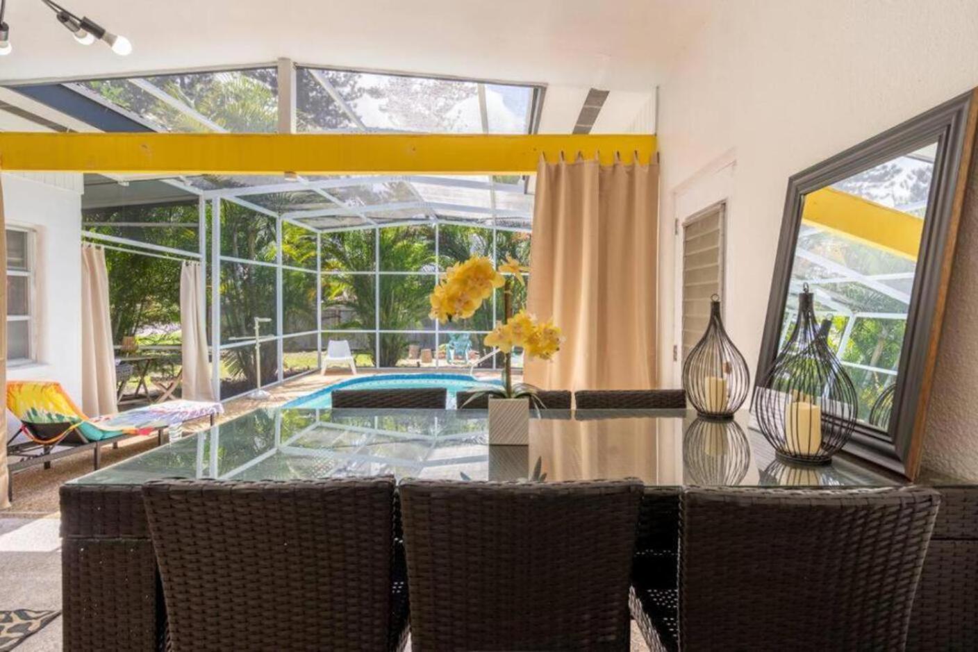 Fantastic Island House 1 Mile To The Beach With Heated Pool Sarasota megye Kültér fotó
